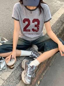 DAZY 女士撞色字母装饰修身休闲街头运动风短袖T恤 - 淺灰色 - 查看 5