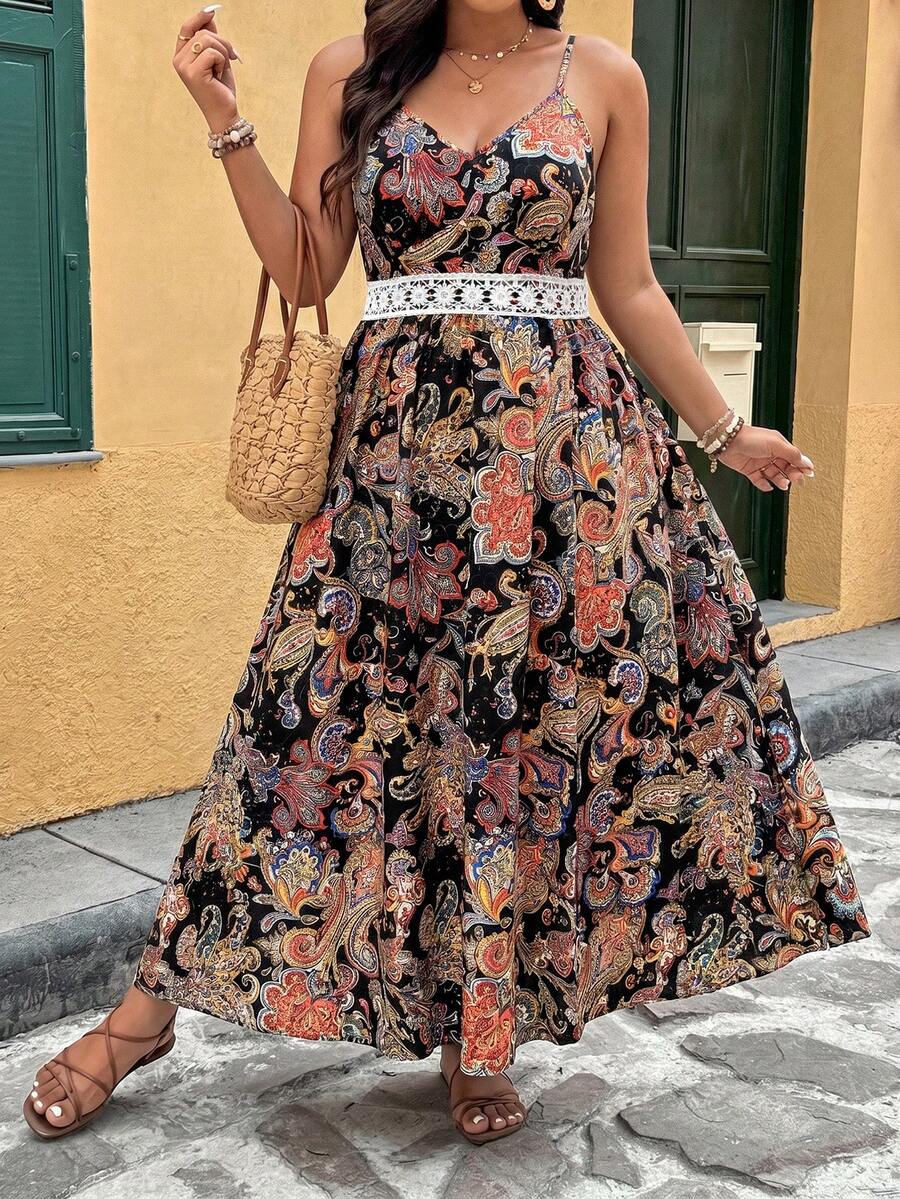 SHEIN Clasi Plus Size Paisleymönstrad Klänning Med Spaghettiband Och Spetskant - Svart - Visa 1