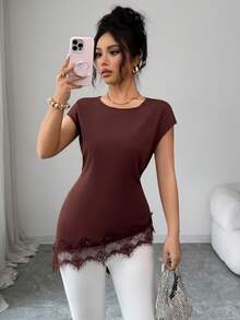 Rafferiza 女士时尚优雅圆领棕色露肩袖腰部系带不对称下摆撞色蕾丝法式夏季衬衫，通勤时尚之选 - 棕色 - 查看 7