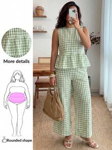 Enliva Bộ 2 món gồm áo không tay kẻ caro xanh lá cây dáng rộng, bèo nhún và quần ống rộng cạp chun, kiểu dáng học sinh cổ điển, phù hợp cho các dịp thường nhật, nghỉ lễ, và cả người có thân hình mũm mĩm. - màu xanh lá - Xem 1