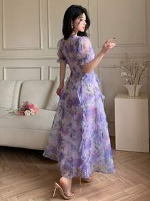 Feyla Đầm nữ thanh lịch cổ chữ V họa tiết hoa, tay ngắn xòe xếp ly. - Màu tím - Xem 4