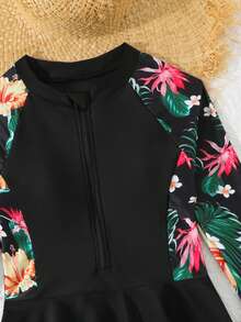 SHEIN 少女比基尼套装，可爱针织树叶印花拉链纯色平角短裤两件套泳装，时尚、端庄，适合海滩、游泳、度假、夏季、圣诞节、节日、新年、情人节等场合。少女服装套装，少女夏威夷风情套装，女童两件套，女童服装套装，女童热带风情套装，少女夏威夷风情套装，少女服装套装，女童半身裙套装，女童夏威夷风情套装，黑色女童夏威夷风情套装 - 黑色 - 查看 3