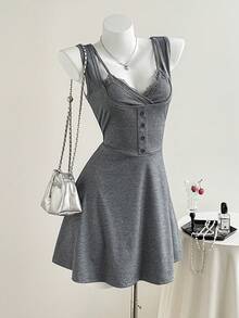 Vestido de verano ajustado sin mangas con parches de encaje de unicolor - Gris - Ver 1