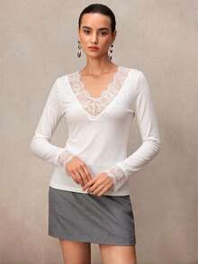 NOVVYNE Áo thun ôm dáng, thoải mái, viền ren, cổ chữ V, gợi cảm và thanh lịch, màu xanh navy. - trắng - Xem 5