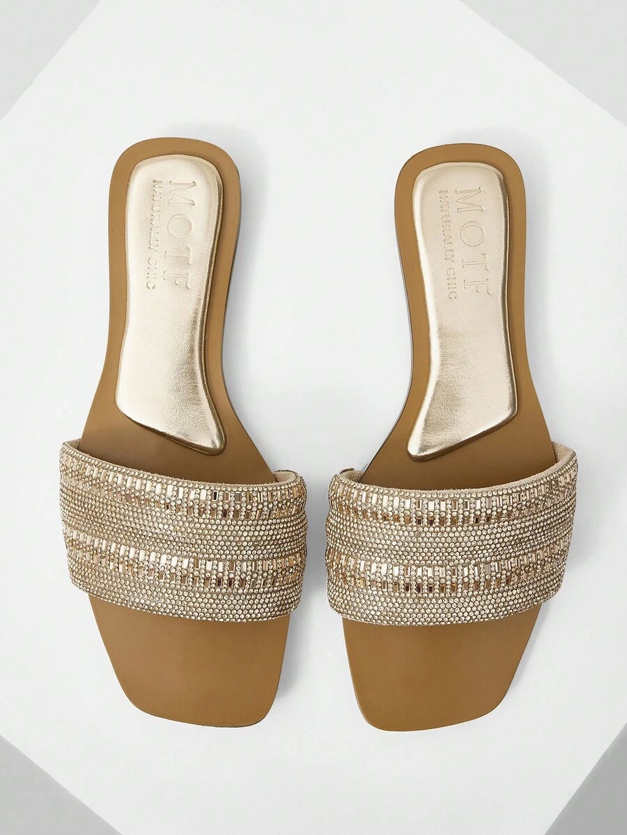 PREMIUM Sandalias planas de estilo diario, de ocio, vacaciones, con contraste de color, punta cuadrada, brillantes de color champán y con rhinestones - Champán - Ver 1