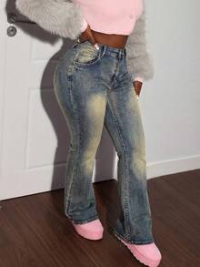 Slaydiva Plus Size Women High Waist Embroidered Pocket Flare Leg Jeans - Dark Wash - View 3