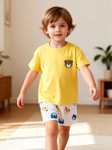 Playful Pals 两件套幼儿男童休闲舒适熊图案印花圆领插肩袖上衣和彩色熊图案短裤，适合春夏户外玩耍和日常穿着，2026春夏新款时尚，柔软学院风男童套装 - 黃色 - 查看 5