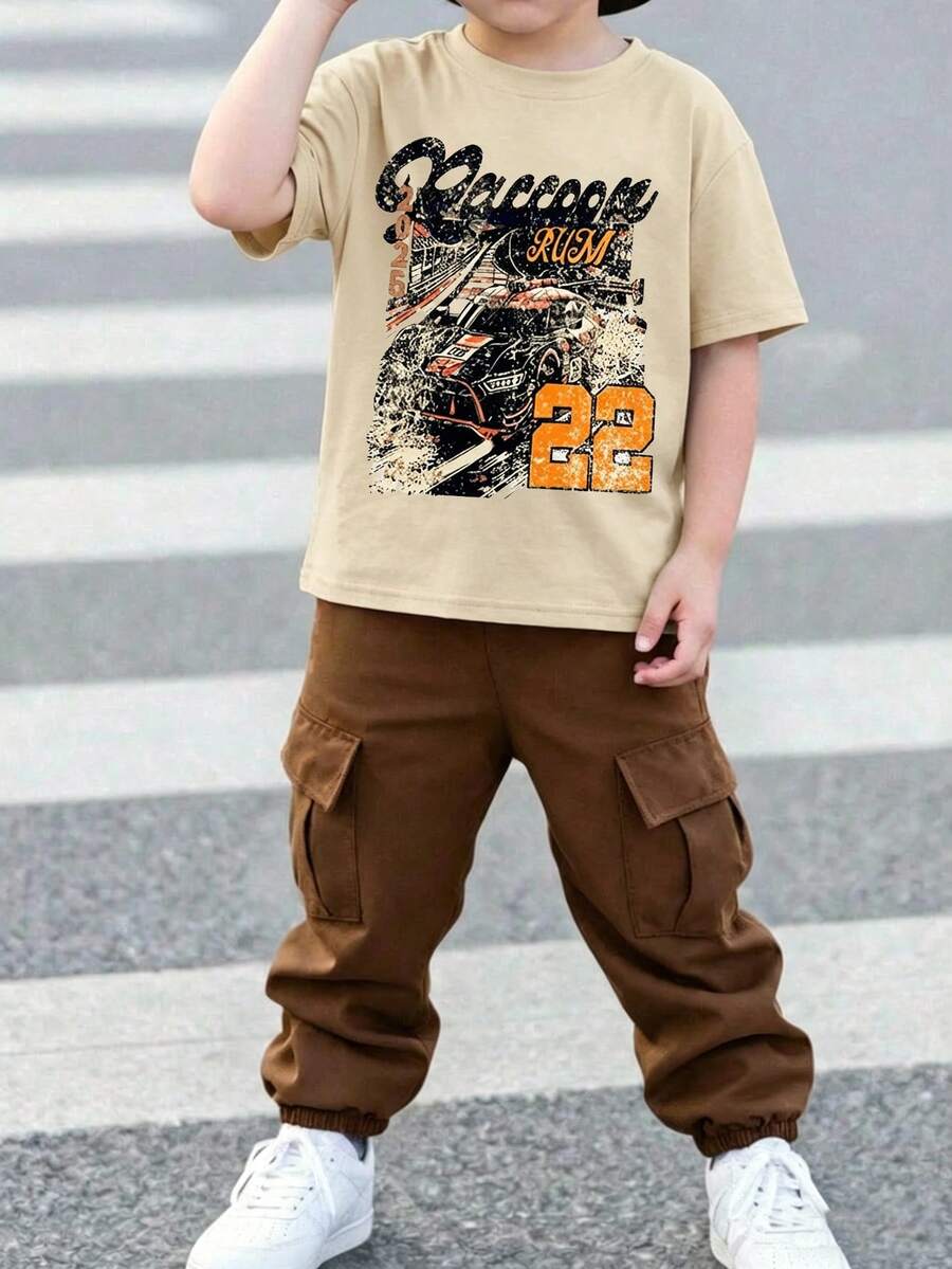 SHEIN Genkimix Kids 男童复古赛车图案T恤和工装裤套装,饰有酷炫标语,适合节日、派对、春夏穿着,休闲舒适。 - 彩色 - 查看 1