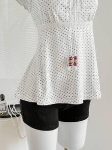 SHEIN EZwear Neuer Sommer Retro Französischer süßer Polka Punkt Quadrat Kragen Spitze Patchwork Schleife Vorne Casual T-Shirt für Frauen - Weiss - Übersicht 3