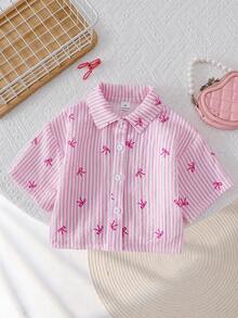 SHEIN Genkimix Kids 夏季新款少女粉白条纹可爱粉色蝴蝶结落肩休闲短款衬衫，适合度假、休闲、外出、街头摄影等活动 - 彩色 - 查看 8