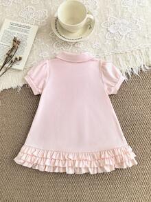 SHEIN Đầm dệt kim tay ngắn cổ polo mùa hè cho bé gái, kiểu dáng suông dễ thương với họa tiết cầu vồng khắp thân đầm và thiết kế bèo nhún ở gấu. - Hồng - Xem 3