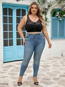 SHEIN CURVE+ Plus Size Women Lace Patchwork Front Closure Casual Everyday Shaping Top - Black - View 6