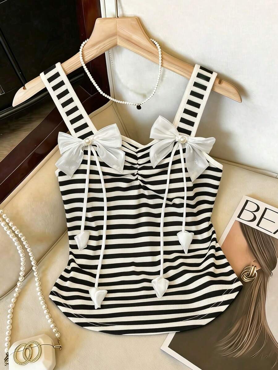 GlowEve Top de tirantes con lazo de flor 3D y tela a rayas para mujer, verano - Blanco y Negro - Ver 1