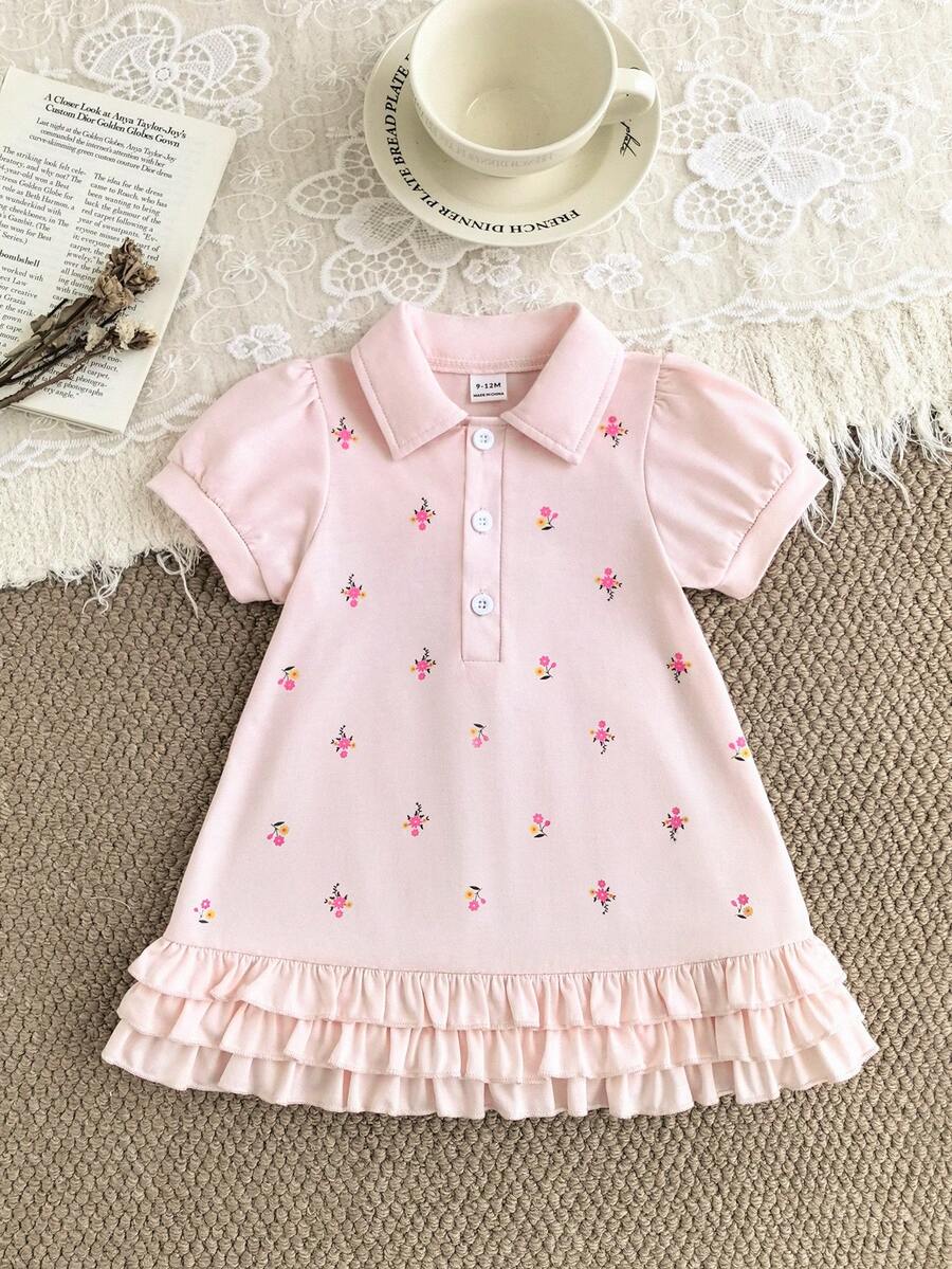 SHEIN Đầm dệt kim tay ngắn cổ polo mùa hè cho bé gái, kiểu dáng suông dễ thương với họa tiết cầu vồng khắp thân đầm và thiết kế bèo nhún ở gấu.