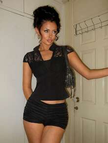 Jeanoix 女士蕾丝纽扣镂空休闲百搭日常衬衫 - 黑色 - 查看 3