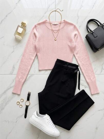Suéter casual de cuello redondo para mujer, de estilo occidental. Silueta ajustada de tiro corto, colores lisos sin estampado. Textura tipo tejido de punto. Tela de poliéster y elastano, ligera y cómoda, ideal para el uso diario.