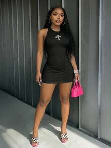 Slaydiva Rochie mini pentru femei cu imprimeu cu litere și spate descoperit, cu guler rotund și bretele halter, rochie de vară casual în stil street, neagră și albă, pentru club, noapte și petreceri - Negru - Vizualizare 7