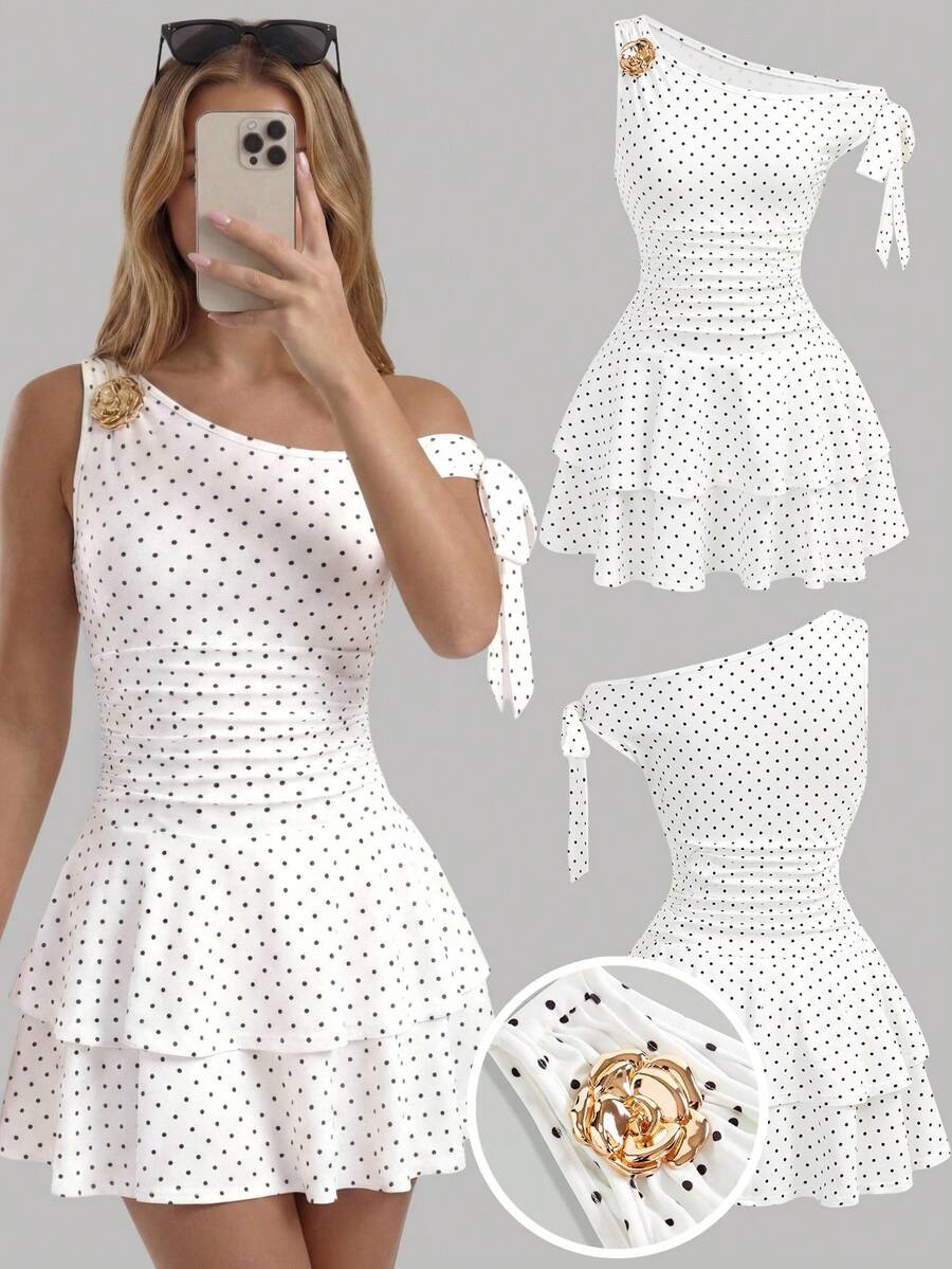 Girlism 少女白色针织波点印花连衣裙，饰有金属花朵，荷叶边肩部和下摆，时尚迷你短裙，内置短裤 - 白色 - 查看 1