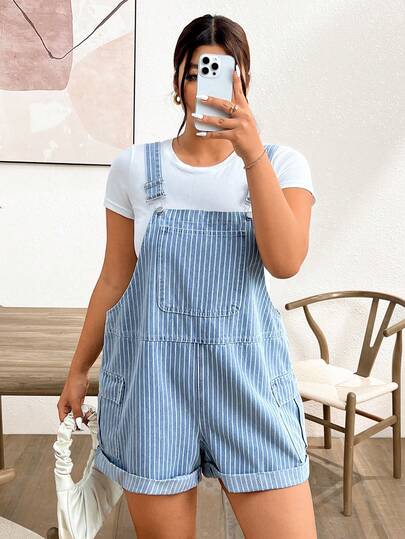 Lounesse Plus Size Casual Washed Striped Denim Bib Pants,Plus Size Striped Denim Short Overalls With Adjustable Straps,Casual Stripe Denim Short Overalls With Multiple Pockets,Plus Size Railroad Stripe Denim Short Overalls Featuring Adjustable Shoulder Straps, A Large Front Bib Pocket, Side Cargo Pockets, And Rolled Hems,StripedOveralls, DenimShortOveralls, AdjustableStraps, CargoPockets, RailroadStripe, CasualStyle, EverydayOutfit