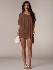 SHEIN BAE Đầm mini ôm sát màu hồng trơn, kiểu dáng thường ngày cho nữ mùa xuân và hè, thích hợp đi nghỉ mát, vai lệch, bèo nhún, cùng khăn choàng, xếp ly, thanh lịch và gợi cảm, thích hợp cho chị em gái mặc ngoài trời, đi biển, đi nghỉ mát, đầm hồng, đầm hồng cưới, đầm hồng thanh lịch và gợi cảm. - màu nâu - Xem 3