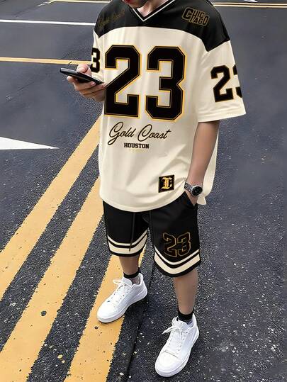 Manfinity EMRG Conjunto de camiseta de manga corta de cuello en V holgada con gráfico retro americano de Chicago 23 y pantalones cortos para hombre