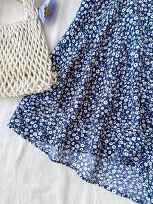 SHEIN Kids Teen Girls Blue Floral Ditsy Layered Ruffle Backless Jumpsuit Dress With Big Bow Decor,Casual Modest Holiday Outfit Vacation Summer,Jumpsuit - Blue and White - View 5
