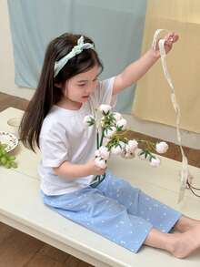 Dazy Kids Bộ đồ mặc nhà thoải mái thường ngày 2 món, áo thun chui đầu + quần dài ống thẳng, dành cho bé gái (size nhỏ) - Xanh và trắng - Xem 2