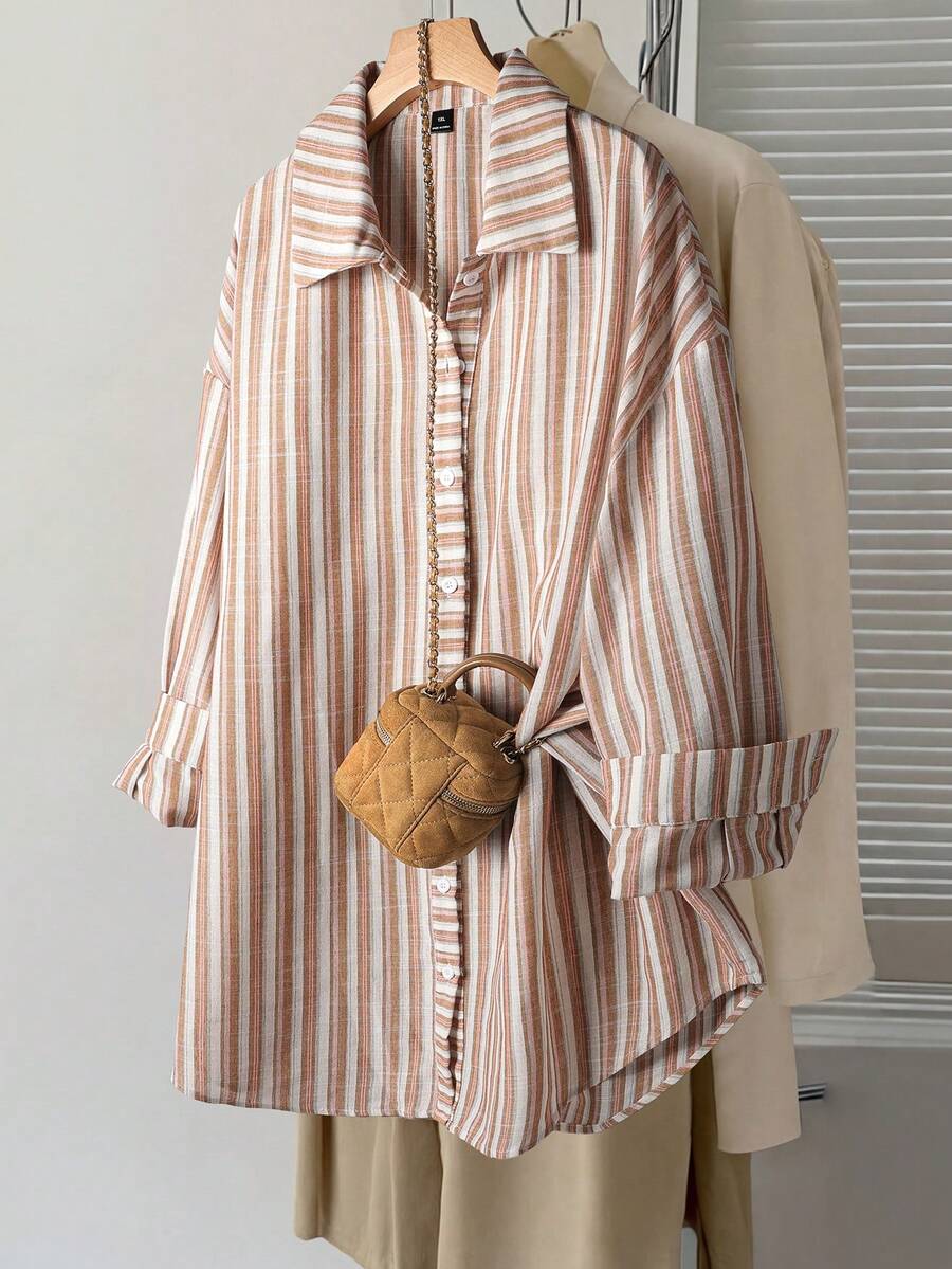 SHEIN LUNE 大码女式感恩节服装,适合秋季休闲日常穿着,大码女式几何印花长袖衬衫,休闲宽松舒适长款新年女装,居家度假皆宜,秋季服装,感恩节女式服装,圣诞节女式衬衫,休闲宽松舒适长款居家度假皆宜,秋季服装衬衫,节日服装衬衫 - 彩色 - 查看 1