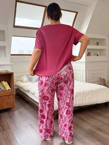 SHEIN 大码女式缎面短袖上衣和印花长裤睡衣套装 - 彩色 - 查看 2