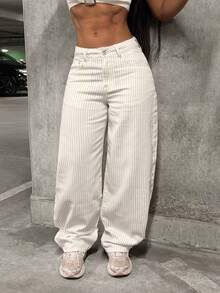 SHEIN HypeZone Randiga jeans med låg midja och slitning i casual streetstyle - Vitt - Visa 4