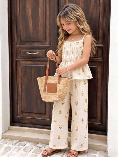 SHEIN Elladie kids Bộ 2 món dễ thương cho bé gái: áo hai dây và quần ống rộng, họa tiết hoa vàng, trang phục đi biển thường ngày.