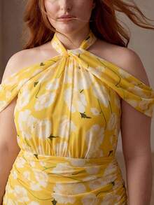 MOTF PREMIUM PLUS SIZE CHIFFON ALLOVER FLORAL PRINT HALTER NECK COLD SHOULDER RUCHED DRESS - Yellow - View 2