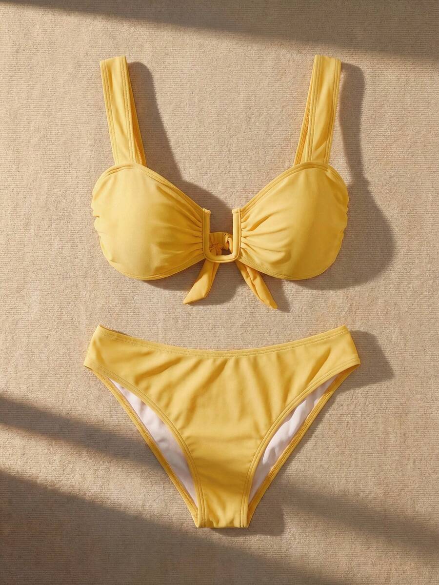 Bộ bikini thời trang nữ gồm áo bikini xếp ly và quần bikini tam giác. - Màu vàng - Xem 1
