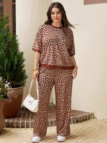 SHEIN LUNE 大码女式豹纹短袖上衣和裤子两件套休闲套装 - 彩色 - 查看 7