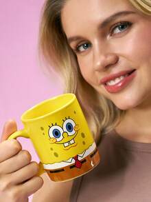 SpongeBob SquarePants | SHEIN 1 chiếc cốc sứ in hình hoạt hình dung tích 300ml, an toàn khi sử dụng trong lò vi sóng và máy rửa chén, thích hợp đựng nước, sữa, nước ép, cà phê, trà, hoặc các loại đồ uống khác. - Màu vàng - Xem 6