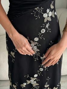 Modelyn 婚礼季、春夏休闲优雅通勤、日常约会、生日派对、办公室着装、简约小礼服、闺蜜聚会、小型宴会、派对、露肩褶皱网纱面料、刺绣花朵、拼接针织面料、杏色长裙、A字裙、女士长裙 - 黑色 - 查看 8
