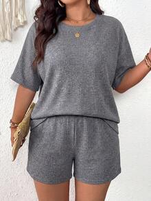 SHEIN CURVE+ Curve 尺码 US22 音乐节、海滨度假、波西米亚风两件套蝙蝠袖T恤和短裤，夏季 - 深灰色 - 查看 6