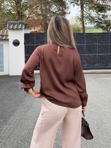 Jeta Ari Neuer asymmetrischer Langarm-Top mit hohem Kragen und Raffung für Frühling/Sommer, schick, elegant, urbaner Alltag, romantisch im 90er-Jahre-Retro-Stil, geeignet für Valentinstag-Party, Strand, Abschlussfeier, Mode, Lässig, Romantik, passend als Hochzeitsgast, Gastgeber, Date, Party, Konzert, Brunch, Flughafen, Mehrzweck - Braun - Übersicht 2