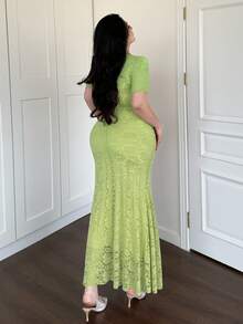 Vibekara Gaun Elegan Model Duyung Berpotongan Rapi dengan Leher V Dalam dan Hiasan Renda Bunga Ukuran Plus, Cocok untuk Kencan & Pesta - Limelight Green - View 2
