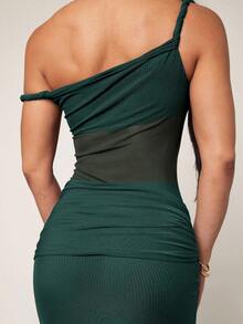 Vestido de verano elegante de mujer con hombro asimétrico, volantes y malla - Verde Oscuro - Ver 7