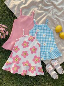 SHEIN Playful Pals 3件套女婴纯色粉色、蓝色格子、向日葵和人脸碎花无袖吊带裙套装，荷叶边下摆，柔软针织面料，休闲甜美可爱装扮，适合春夏日常穿着、上学、公园、旅行、摄影等场合。 - 彩色 - 查看 8
