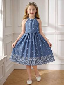SHEIN 1pc Tween Girl White And Blue Floral Summer Cute Picnic Dress,Retro Vacation Halter Neck Soft Breathable Flowy A-Line High Waist Midi Summer Dress - Blue - View 5