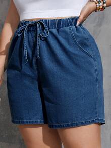 SHEIN Tall CURVE 大码女式系带腰带口袋休闲百搭牛仔短裤 - 藍色 - 查看 4