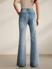 Anewsta Nuevos jeans acampanados de lujo con bordado de estilo vacacional en azul para mujeres - Azul - Ver 7