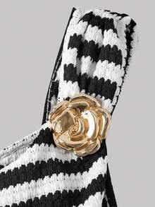 SHEIN X Hannahelzahed SHEIN MOD Gold Color Brooch Decor Asymmetric Neck Ruched Fishtail Skirt - Black and White - View 5