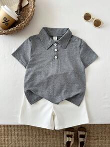 SHEIN 男童灰色 Polo 衫和白色字母印花短裤两件套，休闲舒适，百搭，适合日常穿着、外出、户外活动、度假、海滩度假、夏季、春季和夏季。 - 灰色 - 查看 6