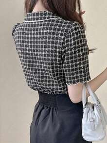FRIFUL 女款杏色 Polo 領 T-shirt，對比縫線設計，泡泡袖圖案印花短袖上衣，適合夏季校園穿搭 - 黑色 - 查看 2