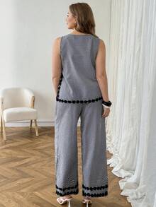SHEIN LUNE 大码女式夏季休闲度假格子印花撞色蕾丝无袖上衣和阔腿裤两件套 - 黑與白 - 查看 3