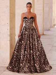 Glamrae Đầm maxi dáng đuôi cá không dây vai, xếp ly, có đuôi dài, sang trọng và tinh tế, được in kỹ thuật số họa tiết da báo, trang trí 3D thủ công. Đầm dạ hội trang trọng dành cho nữ. - Nhiều màu - Xem 3