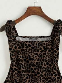 SHEIN EZwear Bộ áo liền quần nữ họa tiết da báo, dây buộc, có túi, phối nhiều lớp. - Nhiều màu - Xem 3